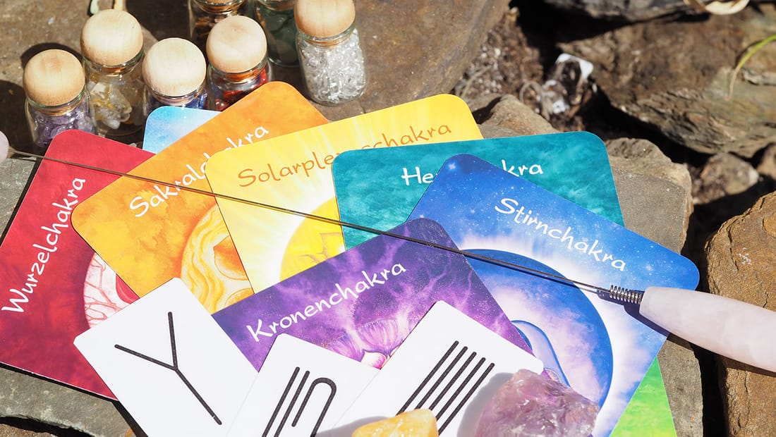 Kartenset für die energetische Arbeit mit Chakra-Motiven